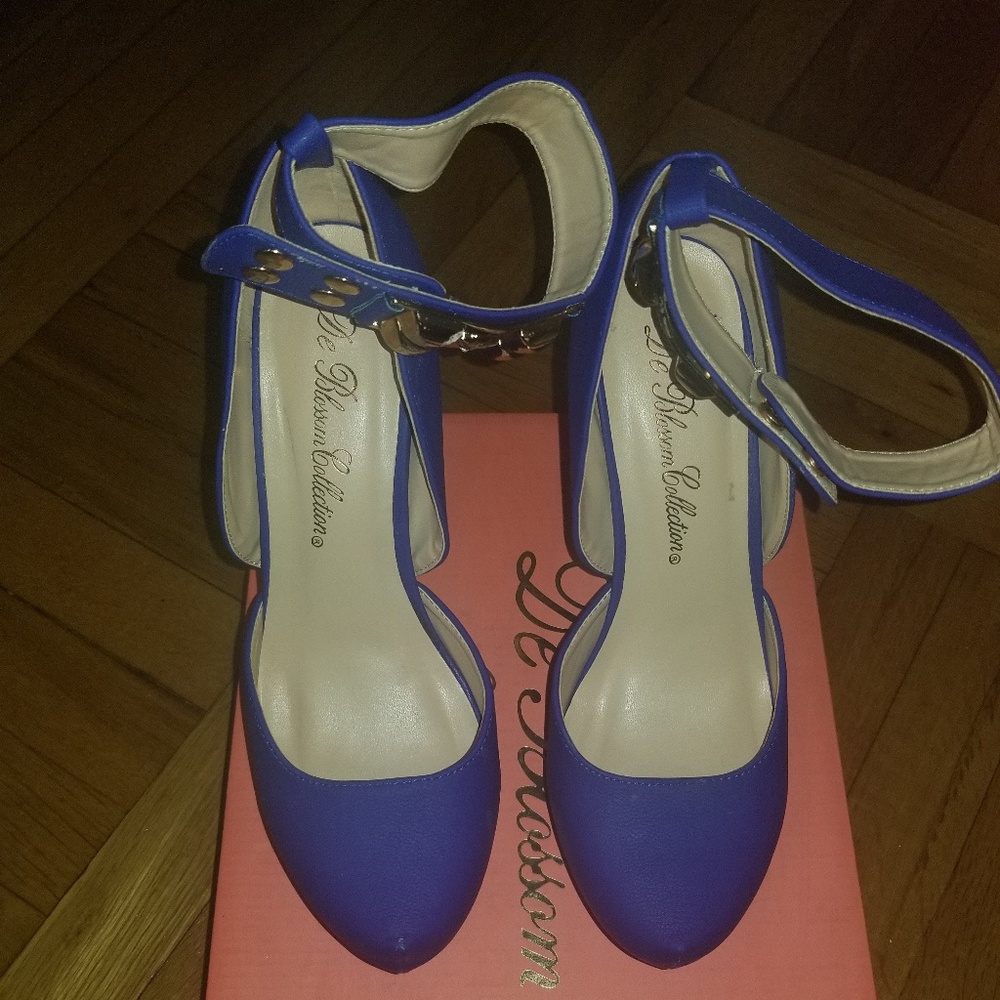 2/$13 PARTY PLATFORMS